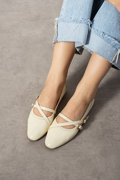 CUCA Genuine Patent Leather Plain Cross Strap Buckle Detail Daily Ballerinas