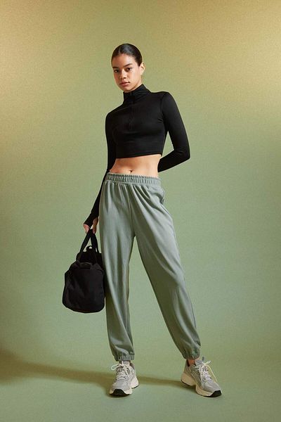DeFacto Defactofit Standard Fit Double Pocket Standard Length Sportsman Slim Sweatpants with Elastic Leg A4557Ax24Sp