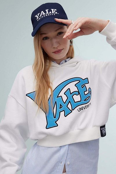 DeFacto Coool Yale University Oversize Wide Fit Hooded Crop Sweatshirt C3092Ax24Sp