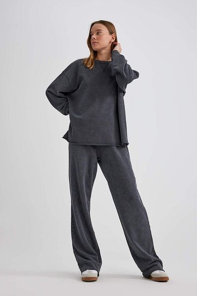 DeFacto Relax Fit Crew Neck Washed Faded Effect Sweatshirt C2816Ax24Sp
