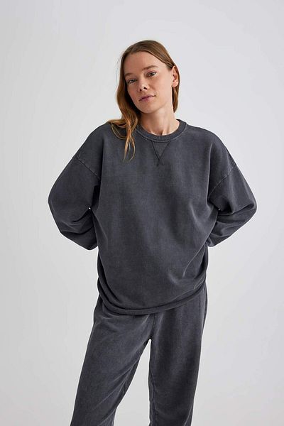DeFacto Relax Fit Crew Neck Washed Faded Effect Sweatshirt C2816Ax24Sp