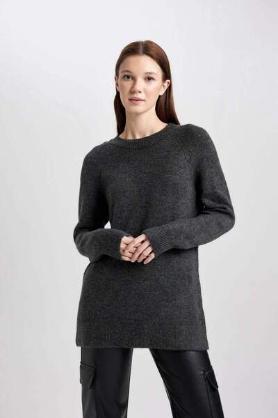 DeFacto Regular Fit Bisiklet Yaka Basic Düz Triko Kazak Tunik B2709AX23WN