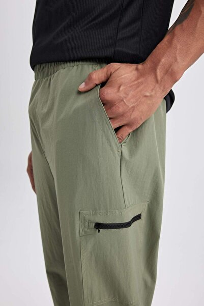 DeFacto Fit Jogger Eşofman Altı Standart Fit Kargo Cepli Dokuma Beli Paçası Lastikli B2779ax23au