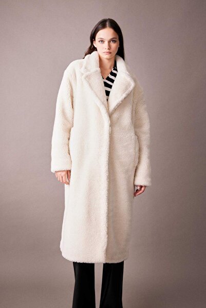 DeFacto Dlouhý plyšový kabát s běžným zapínáním na patentky A2520AX23WN