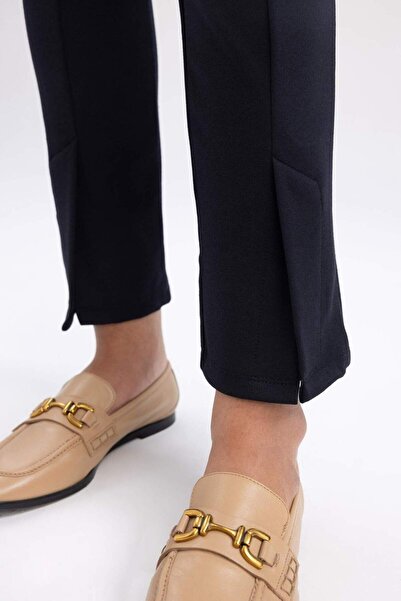 DeFacto Basic Düz Kumaş Pantolon Slim Fit Dar Kesim Yüksek Bel Kısa Paça A0666AX23AU