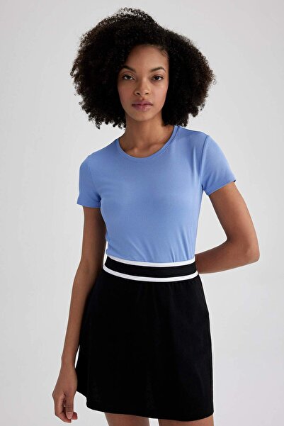 DeFacto DeFactoFit Standard Fit Crew Neck Sportovní tričko s krátkým rukávem A2443AX23SM