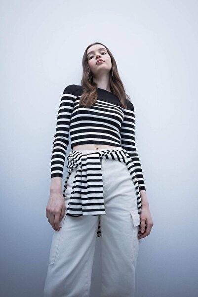 DeFacto Pulover crop cu dungi Slim Fit cu decolteu rotund A5953AX23SP
