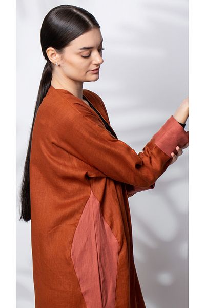 outline Al-Afaq Abaya is environmentally friendly.