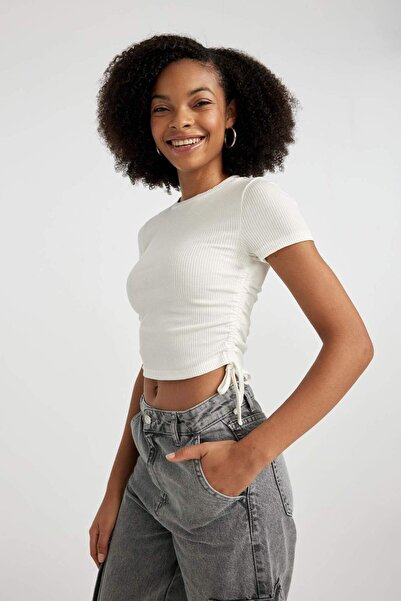 DeFacto Fitted Crew Neck Short Sleeve Tie Detail Ribbed Camisole Crop T-Shirt T9632Az23Sp