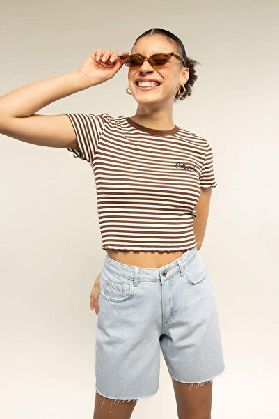 DeFacto Cool Fitted Κεντημένο Κοντομάνικο T-Shirt Z9201AZ23SP