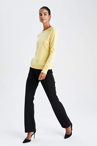 DeFacto Regular Fit Bisiklet Yaka Basic Düz Ekstra Yumuşak Kaşmir Dokulu Triko Kazak F7091AZ22WN