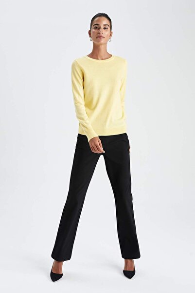 DeFacto Regular Fit Bisiklet Yaka Basic Düz Ekstra Yumuşak Kaşmir Dokulu Triko Kazak F7091AZ22WN