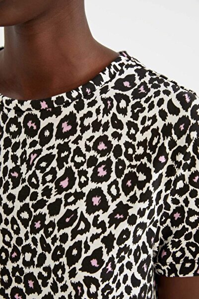 DeFacto Regular Fit Crew Neck Leopard Print Short Sleeve T-Shirt Y7063Az22Sm