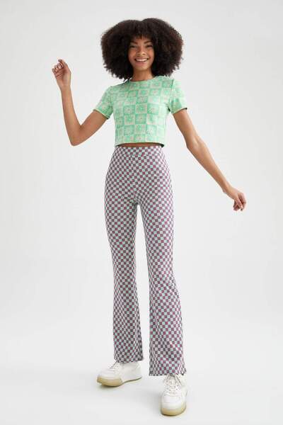 DeFacto Přiléhavé tričko s krátkým rukávem s retro vzorem Crew Neck X4845AZ22SM