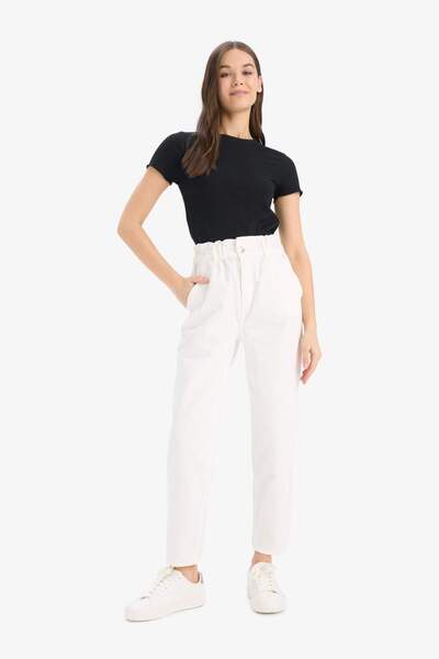 DeFacto Slim Fit Bisiklet Yaka Kısa Kollu Tişört K7064AZ22SM