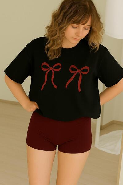 DM DOLCE MORE تي شيرت مطبوع عليه شريط