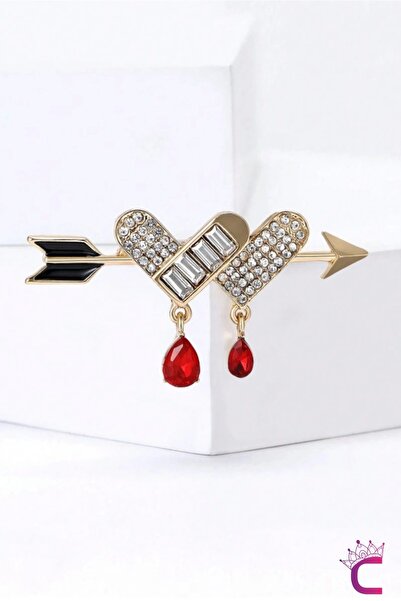 Cinderella Kırmızı Zümrüt Taşlı Sallantılı Aşk Oklu Kalpli Kadın Broş - Hediyelik Sevgililer Günü Hediyesi Broş
