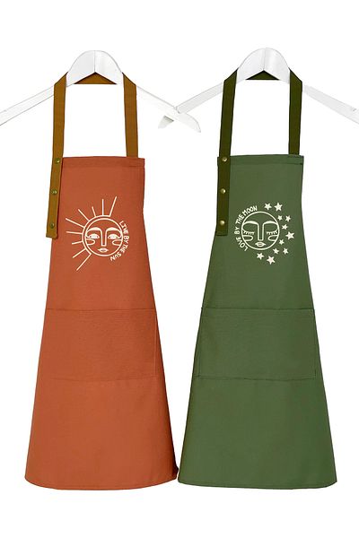 Hulganz Kitchen Apron Set of 2 Black Red Stain Resistant Water Repellent Fabric Fade Resistant Print Moon Sun Dowry Apron