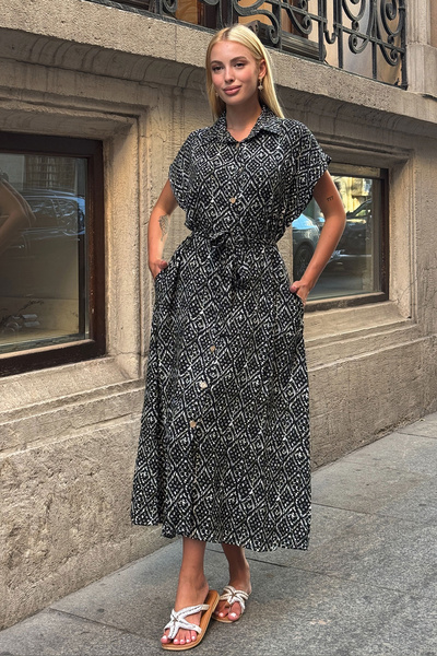 VAGGON Γυναικείο μίντι φόρεμα με μαύρο σχέδιο με ζώνη και κουμπιά με γιακά πουκάμισο Vs00369