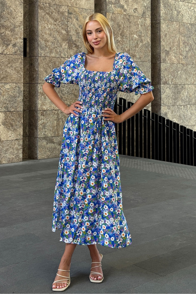 VAGGON Γυναικείο φόρεμα με μπλε λουλουδάτο σχέδιο με γιακά Madonna με ραμμένο σμόκ Vs00368