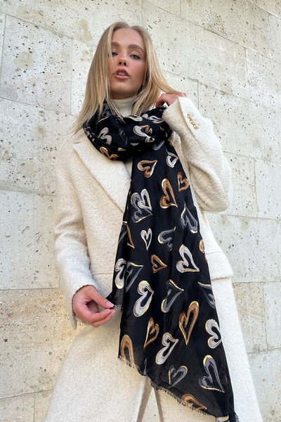 VAGGON شال نسائي منقوش باللون الأسود مع تفاصيل شرابة PRMX11281