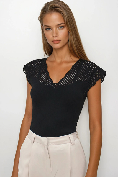 VAGGON ALAÇATI STİLİ Kadın Siyah Önü Ve Arkası V Yaka Delik Ajurlu Mevsimlik Triko Bluz Vs00265
