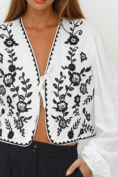 VAGGON Women's Black Embroidered Tie Ceten Crop Jacket Vs00235