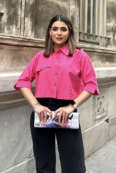NEW LAVİVA Jumătate de mânecă fucsia, buzunar și detaliu mâneci, țesătură Terikoton, cămașă crop