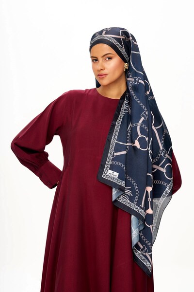 MOISCARF Mystique Violet Refined Jan Jan Chain Patterned Shawl Dark Navy Blue