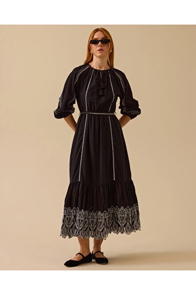 SEÇİLSTORE İşlemeli Kuşaklı Elbise