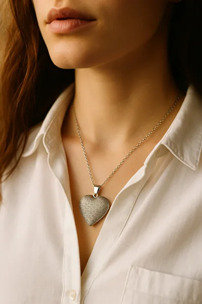 stainles steel Women's Heart Necklace Openable and Closeable Silver Color Heart Pendant Lover Necklace