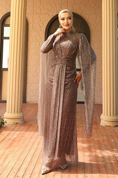 Olcay Flitteres, flitteres, hajlított estélyi ruha köpenyrészlettel az elején, A.KAHVE 1027