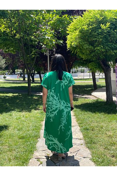 Sobe Hediyelik Green Toned Coral Patterned V Neck Casual Summer Dress – Asymmetrical Cut 38-50 Size Matching