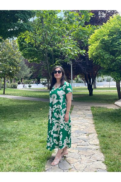 Sobe Hediyelik Green and White Floral Patterned V-Neck Casual Summer Dress – Asymmetric Cut 38-50 Size Compatible