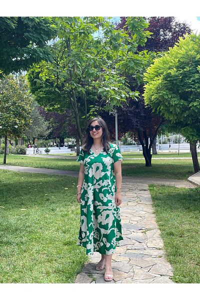Sobe Hediyelik Green and White Floral Patterned V-Neck Casual Summer Dress – Asymmetric Cut 38-50 Size Compatible
