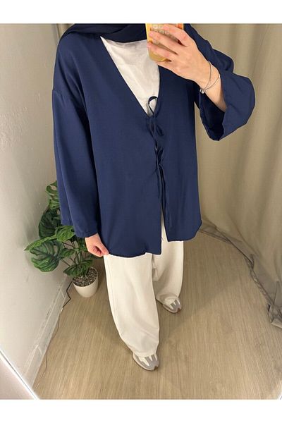 HOT HOT Envelope Collar Double Lace Detail Poplin Shirt on the Front
