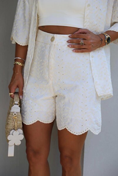 Purple by Banu Ekru Nakış Detay Şort