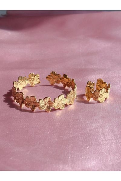 Reorah Collection Golden Flower Bracelet and Ring Set