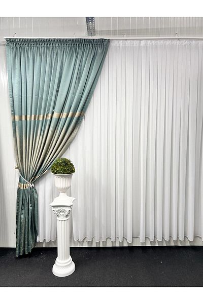 Metropolitan Concept Bolt drapery, worked on 10 cm wide rejansa