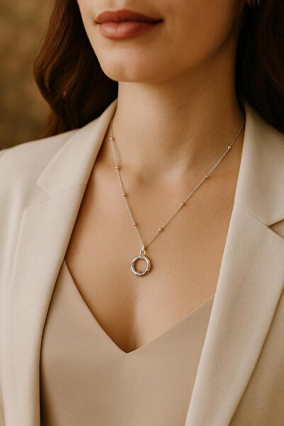 xesha قلادة فضية اللون متعددة الأنيقة ذات الحلقة الصغيرة لا تفقد لونها