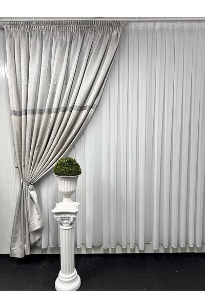 Metropolitan Concept Bolt drapery, worked on 10 cm wide rejansa