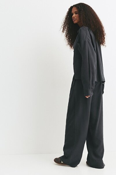 Pull & Bear Pilili kumaş pantolon