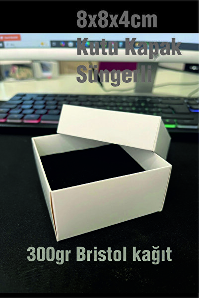 Örün Matbaa 8x8x4cm YENİ Beyaz Takı Kutusu Kelepçe, Kolye, Bileklik, Mini Set 24 Adet Süngerli Demontedir