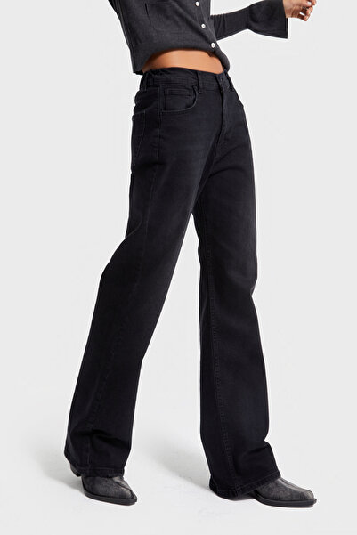 its basic Women's Black Color 1W5-1 Straight Fit Lycra Fabric Inner Size 80cm Denim Jean