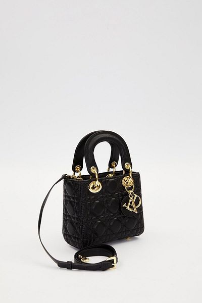 Levidor Black Square Gold Chain Detailed Handbag