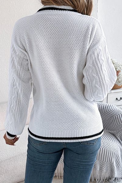 TRQOM Women's Striped V-Neck Knitted Patterned Sweater White