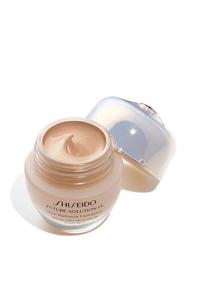 Shiseido Radiance Foundation Foundation That Shows Skin Brightening and Anti-Aging Resistance Spf 20 30ml