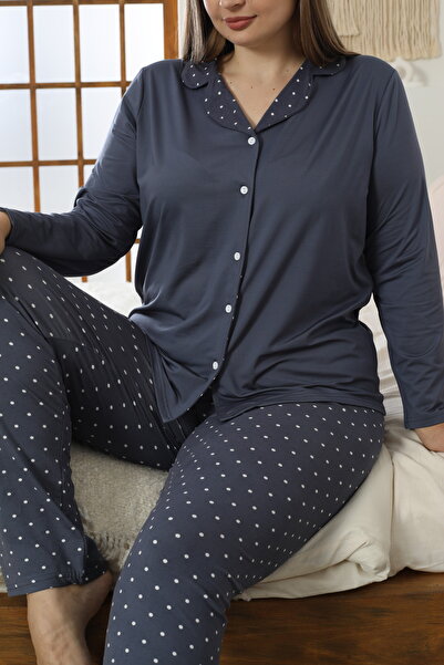 Siyah İnci بدلة بيجامة محبوكة من ميلانو مقاس كبير منقوشة باللون النيلي وياقة وأزرار 25224314