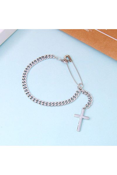lor Chic fashion bracelet with clasp