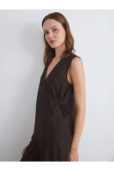 LC Waikiki Lcw Vision Brown Double Breasted Collar Textured Blouse